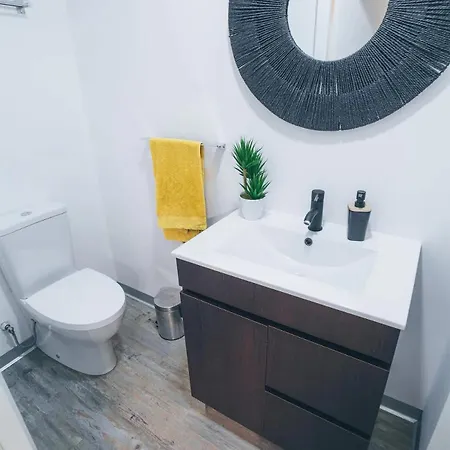 بيت للعطل Yellow Townhouse And Terrace *