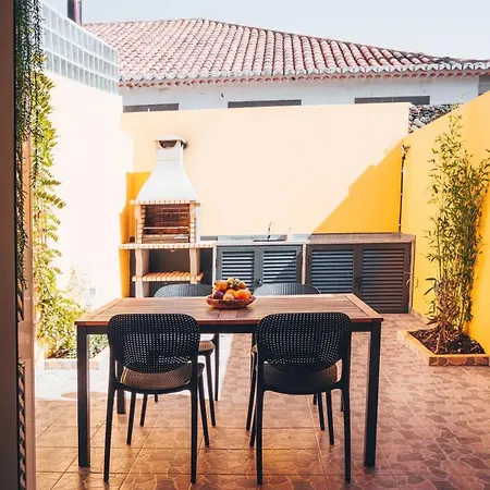 Сasa de vacaciones Yellow Townhouse And Terrace