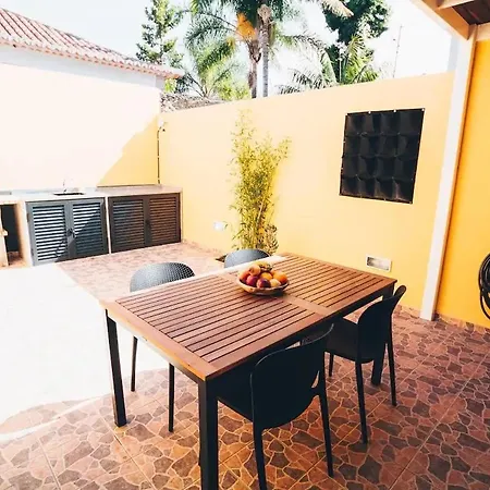 Сasa de vacaciones Yellow Townhouse And Terrace