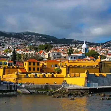 Yellow Townhouse And Terrace *