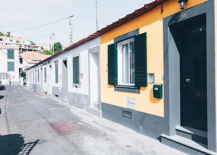 Yellow Townhouse And Terrace * Funchal (Madeira)
