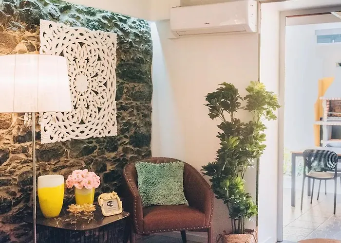 بيت للعطل Yellow Townhouse And Terrace *